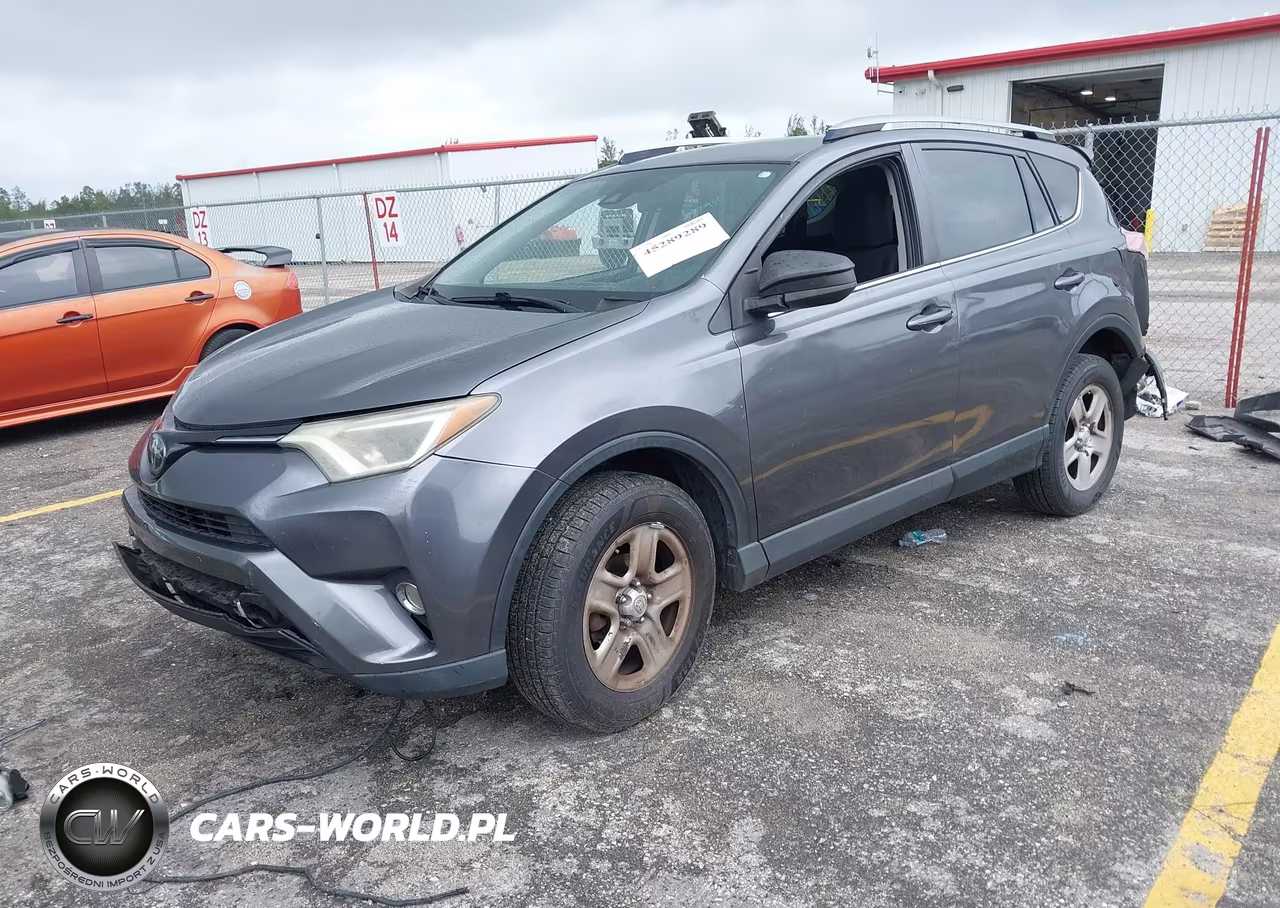 2018 Toyota Rav4 Le VIN:JTMZFREV8JJ175798 - 2