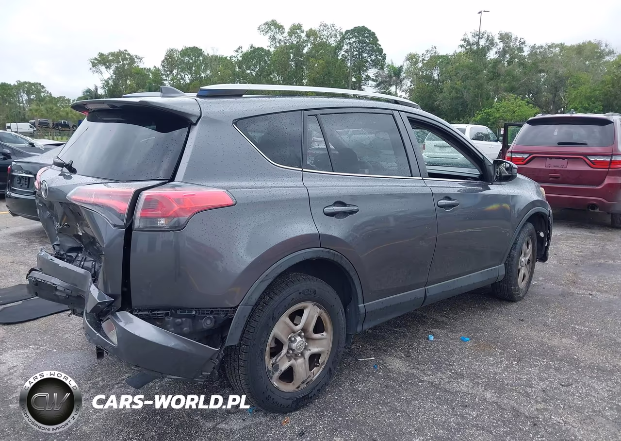 2018 Toyota Rav4 Le VIN:JTMZFREV8JJ175798 - 4