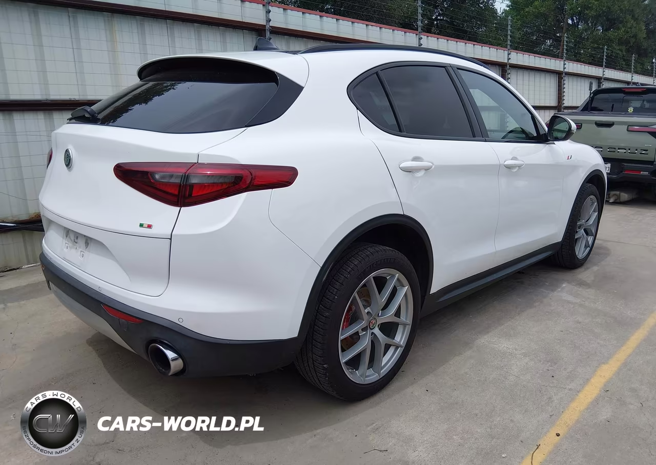 2018 Alfa Romeo Stelvio Ti Sport Awd VIN:ZASFAKNN5J7B89896 - 4