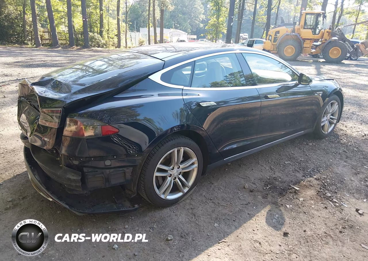 2013 Tesla Model S Performance VIN:5YJSA1DPXDFP15751 - 4