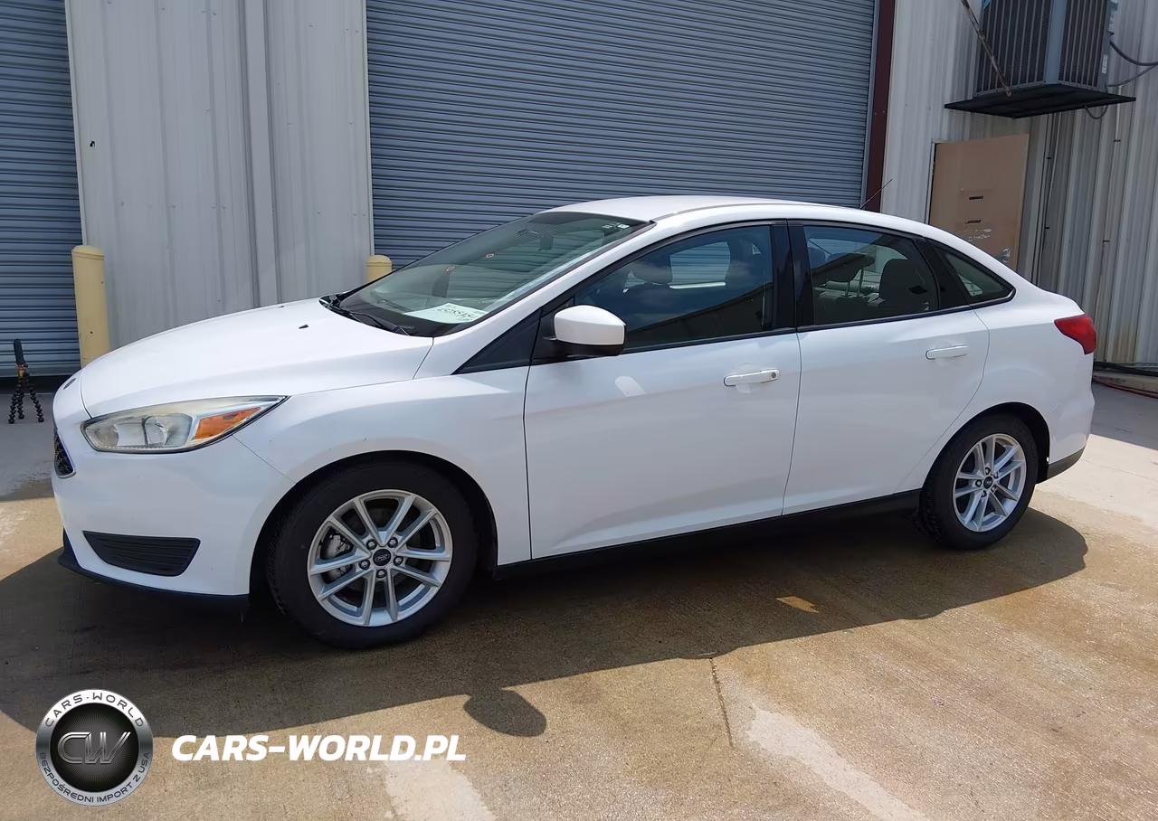 2018 Ford Focus Se VIN:1FADP3F20JL328869 - 17