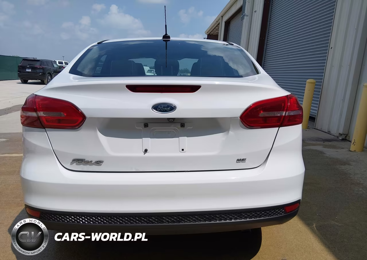 2018 Ford Focus Se VIN:1FADP3F20JL328869 - 19