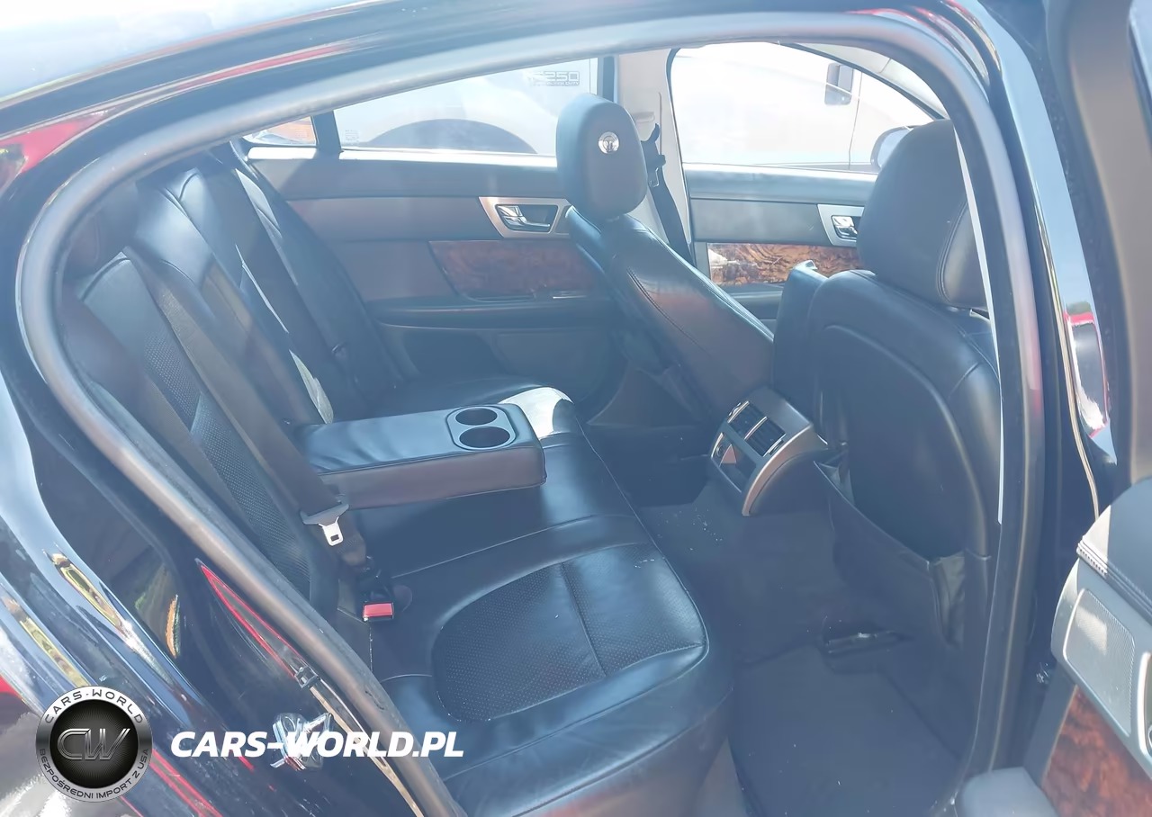 2010 Jaguar Xf Premium VIN:SAJWA0GB9ALR75273 - 8