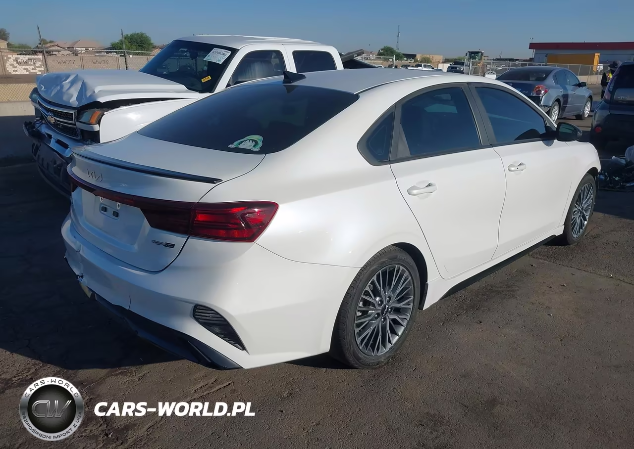 2023 Kia Forte Gt-Line VIN:3KPF54AD9PE552294 - 4