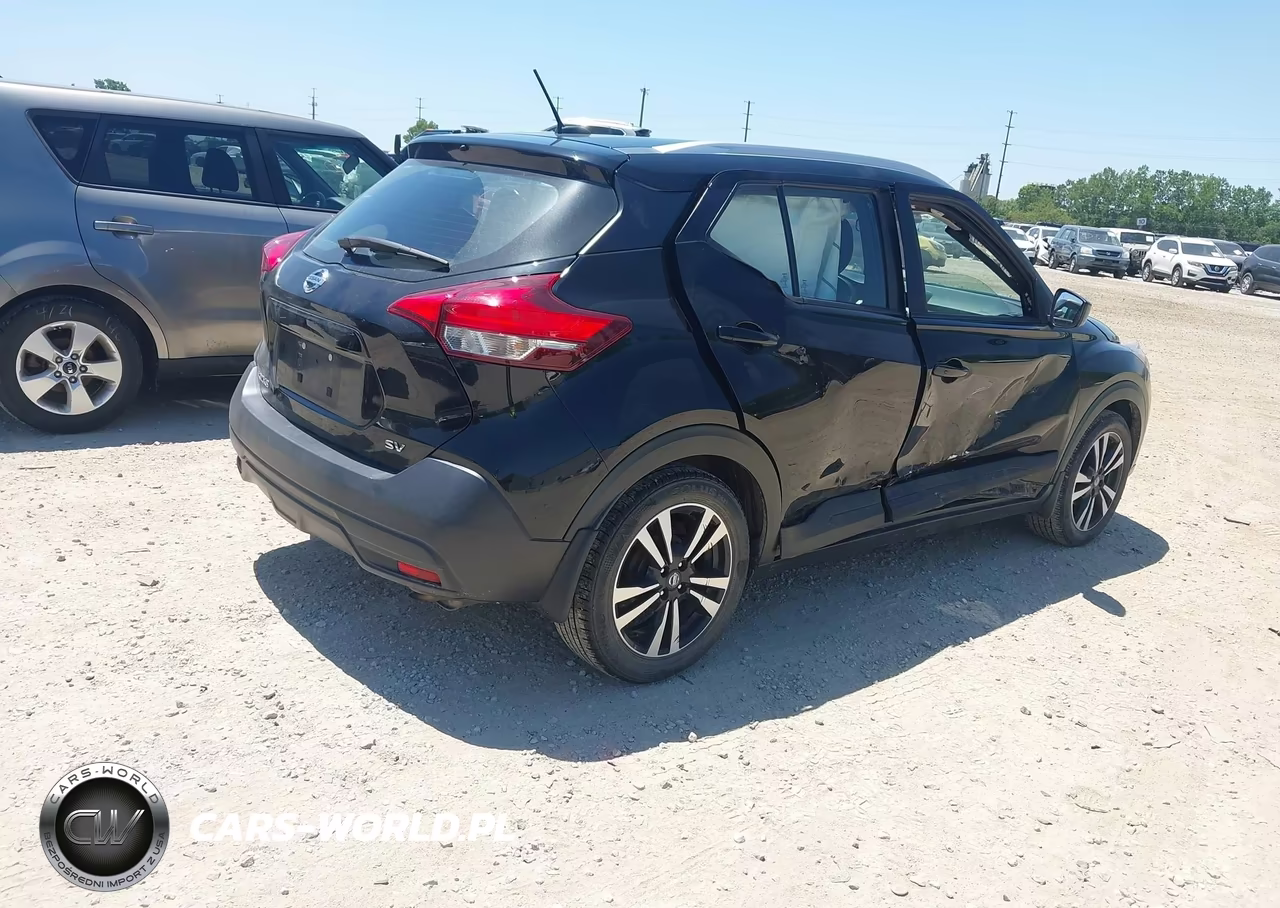 2018 Nissan Kicks Sv VIN:3N1CP5CU2JL541661 - 4