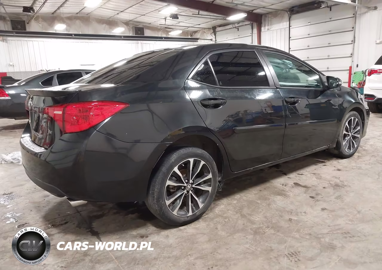 2017 Toyota Corolla Se VIN:2T1BURHE4HC937677 - 4