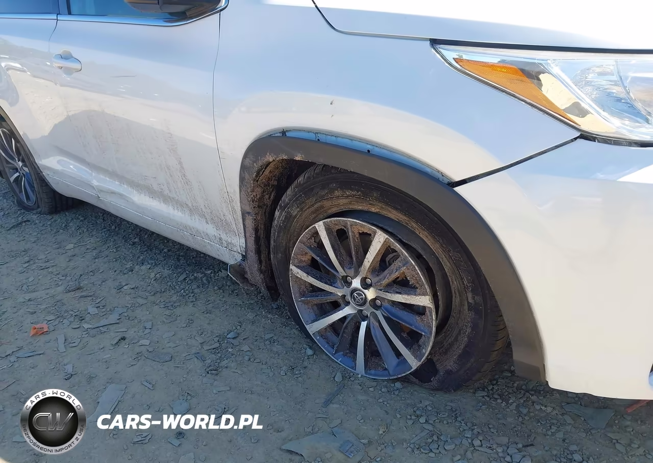 2018 Toyota Highlander Xle VIN:5TDJZRFH0JS526249 - 6