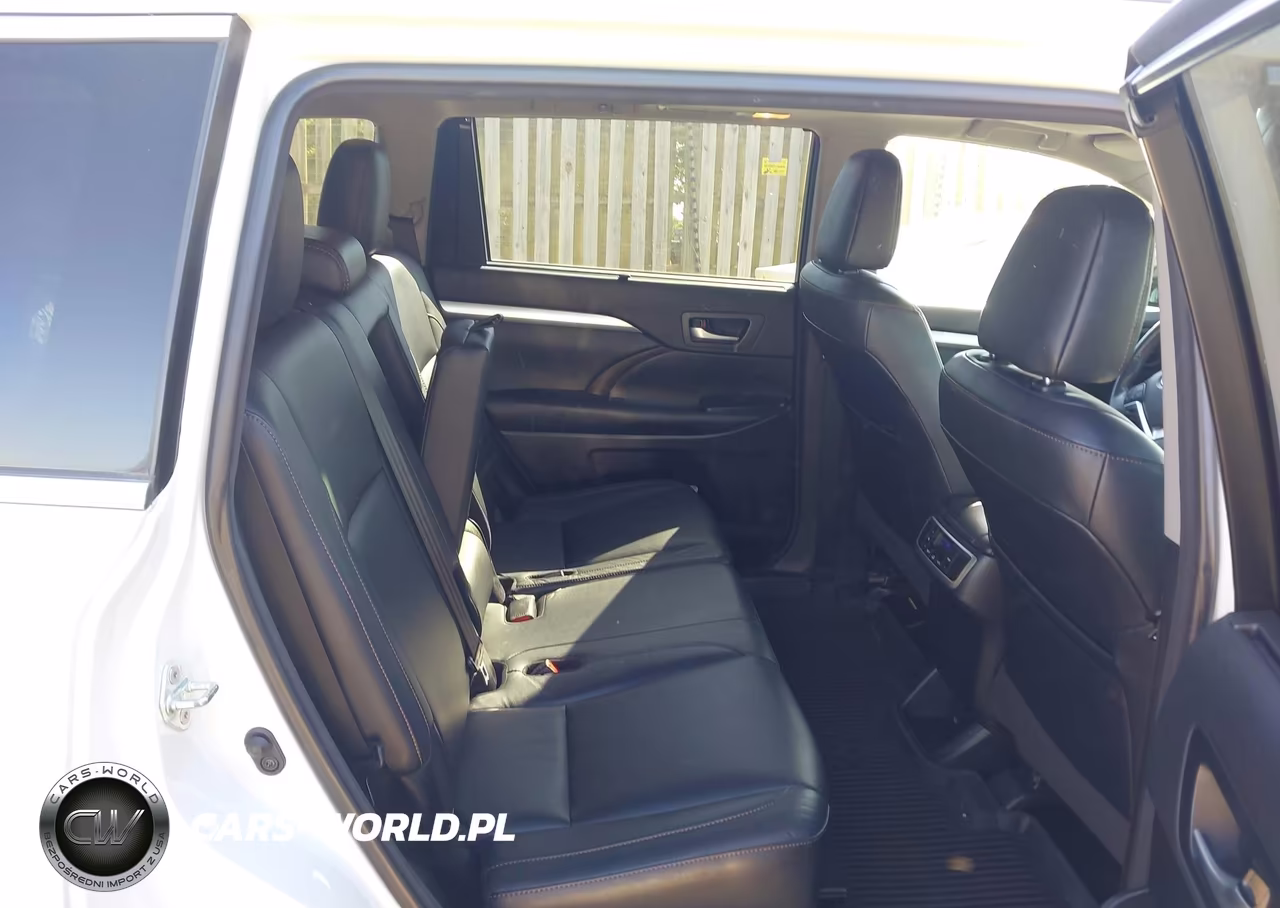 2018 Toyota Highlander Xle VIN:5TDJZRFH0JS526249 - 8