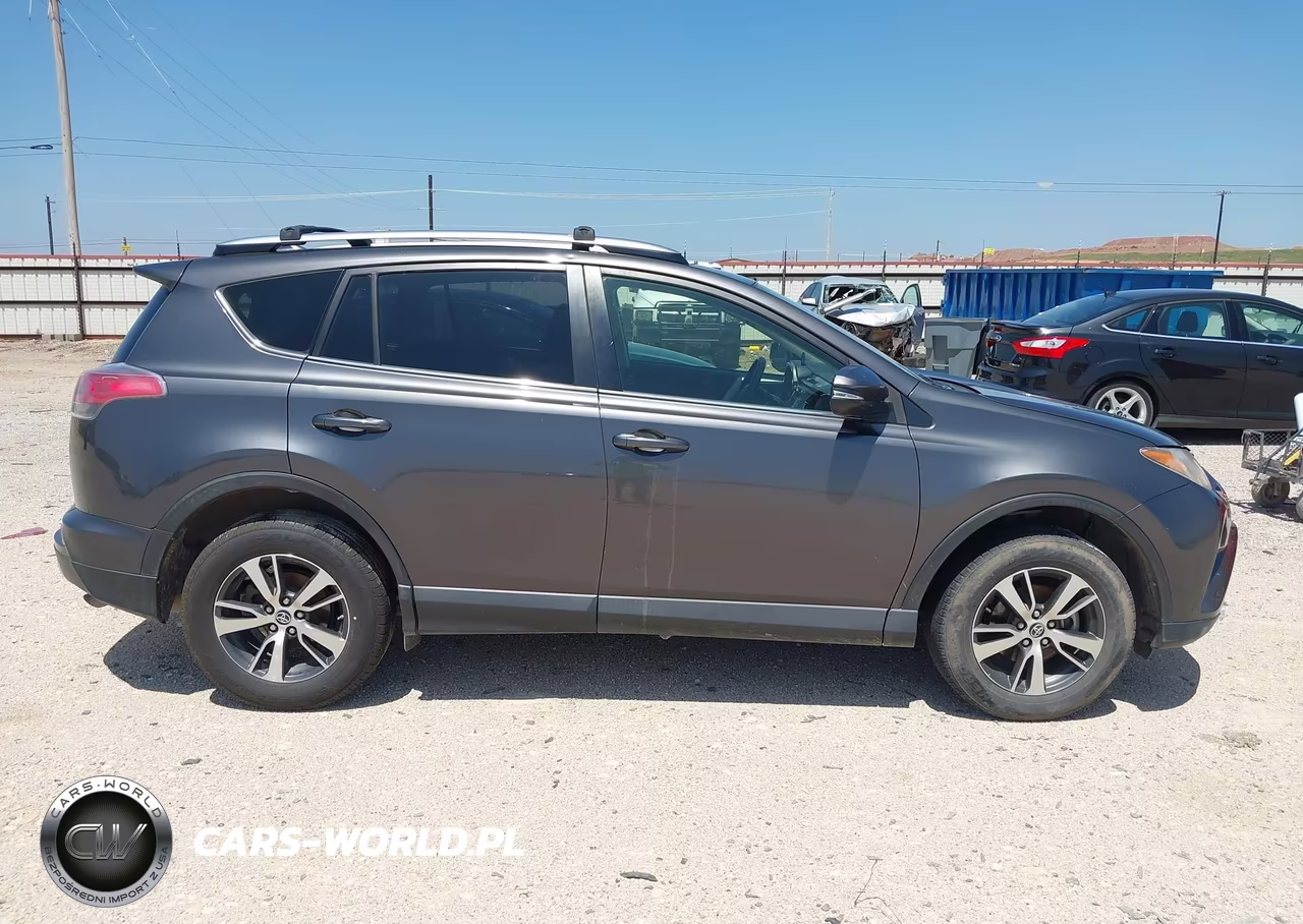 2017 Toyota Rav4 Xle VIN:JTMWFREV8HJ103688 - 13