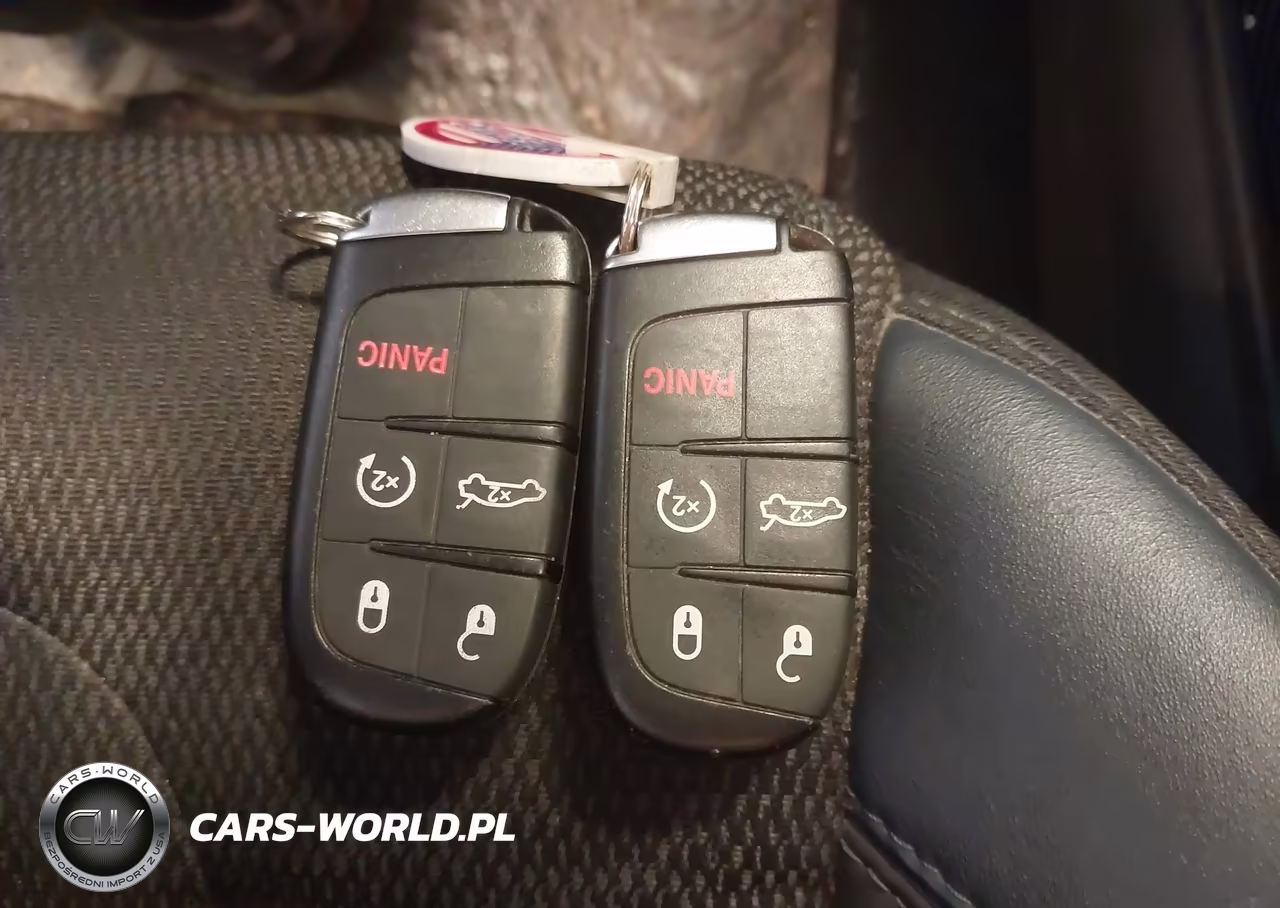2015 Chrysler 200 S VIN:1C3CCCBB0FN711010 - 11