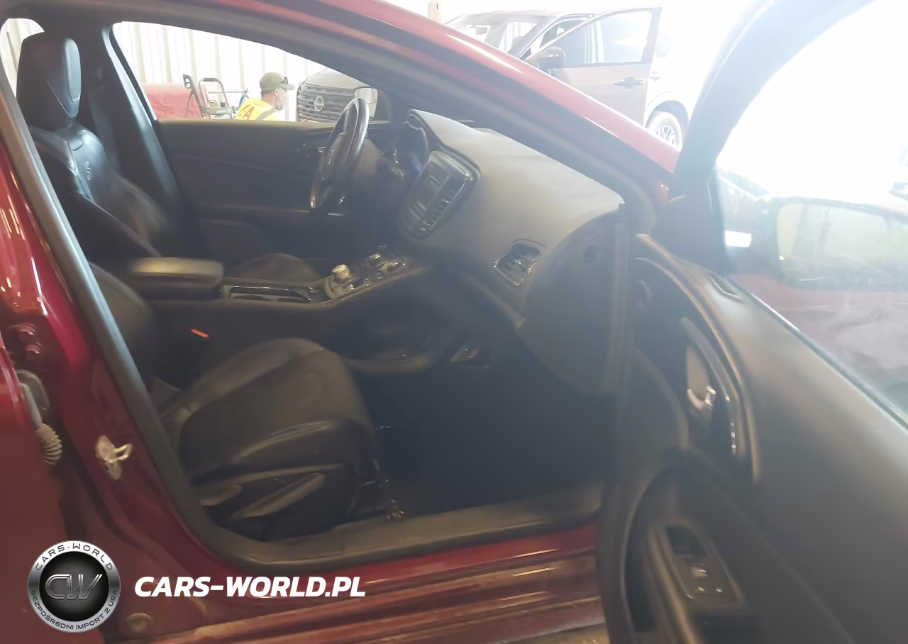 2015 Chrysler 200 S VIN:1C3CCCBB0FN711010 - 5