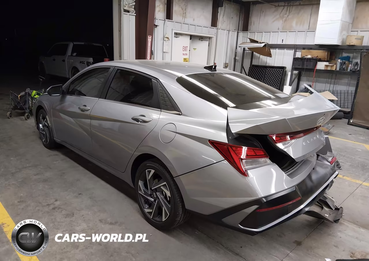 2026 Hyundai Elantra Hybrid Limited VIN:KMHLN4DJXTU191718 - 3