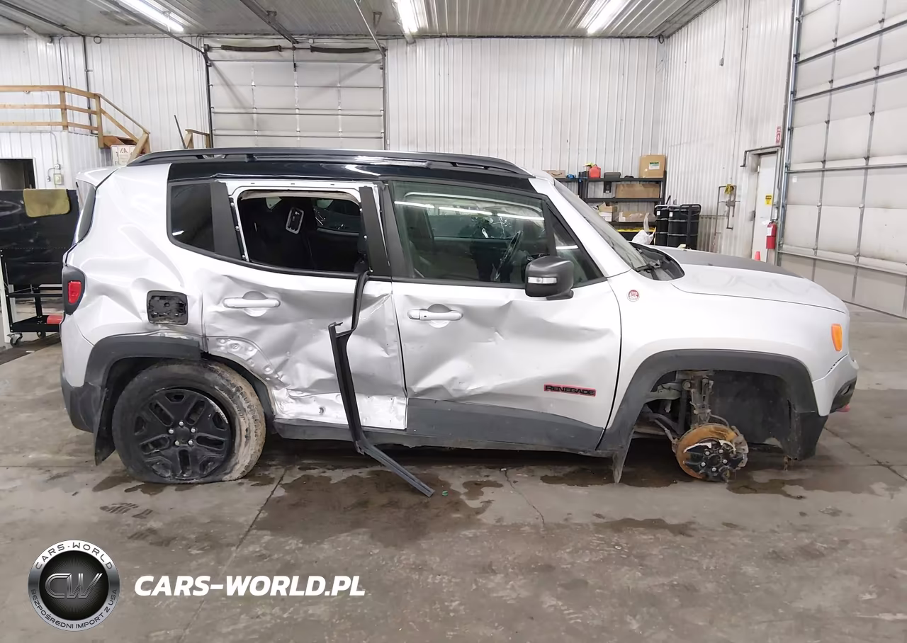 2018 Jeep Renegade Trailhawk 4X4 VIN:ZACCJBCB5JPJ04690 - 13