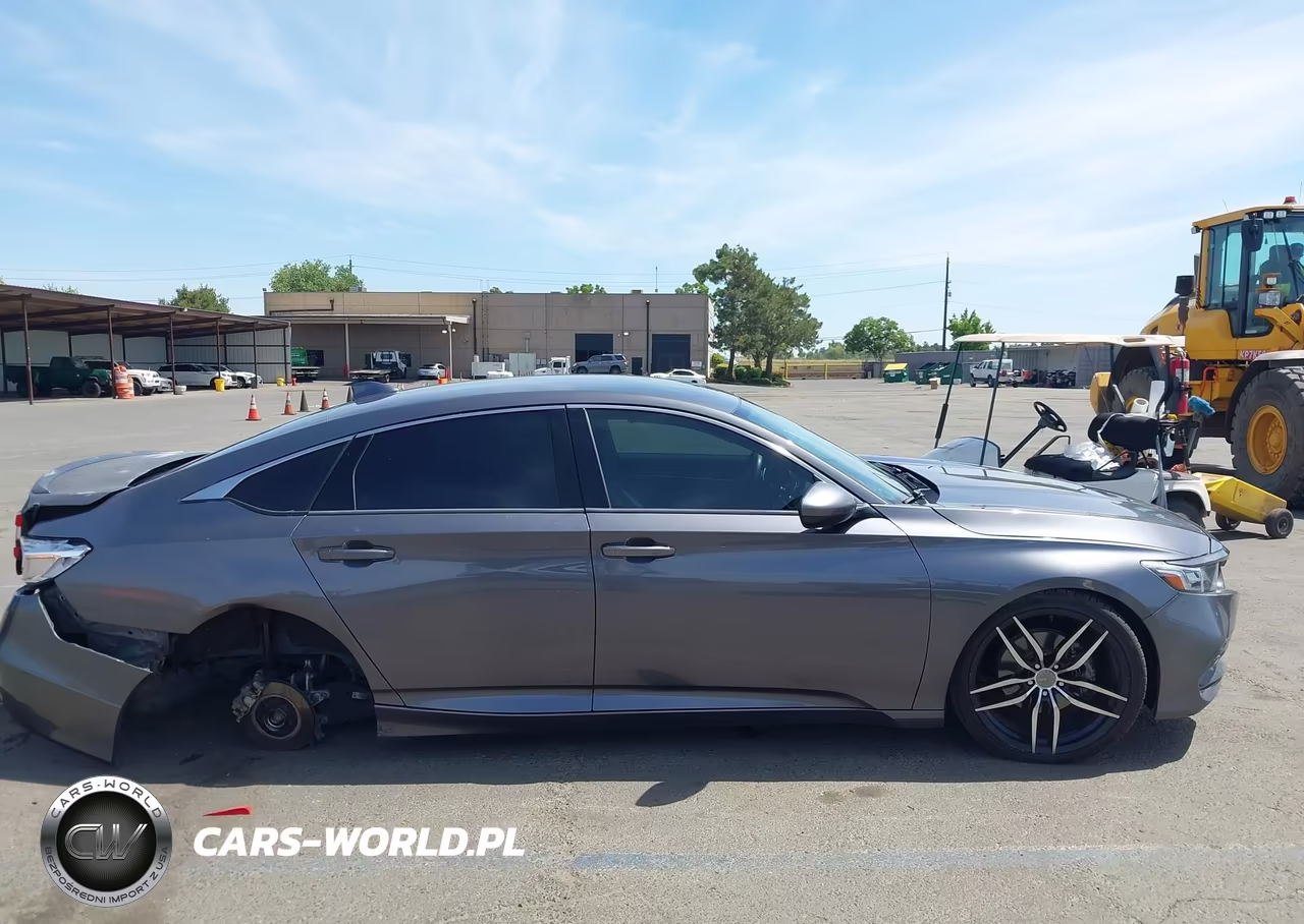 2018 Honda Accord Sport VIN:1HGCV1F33JA132494 - 14