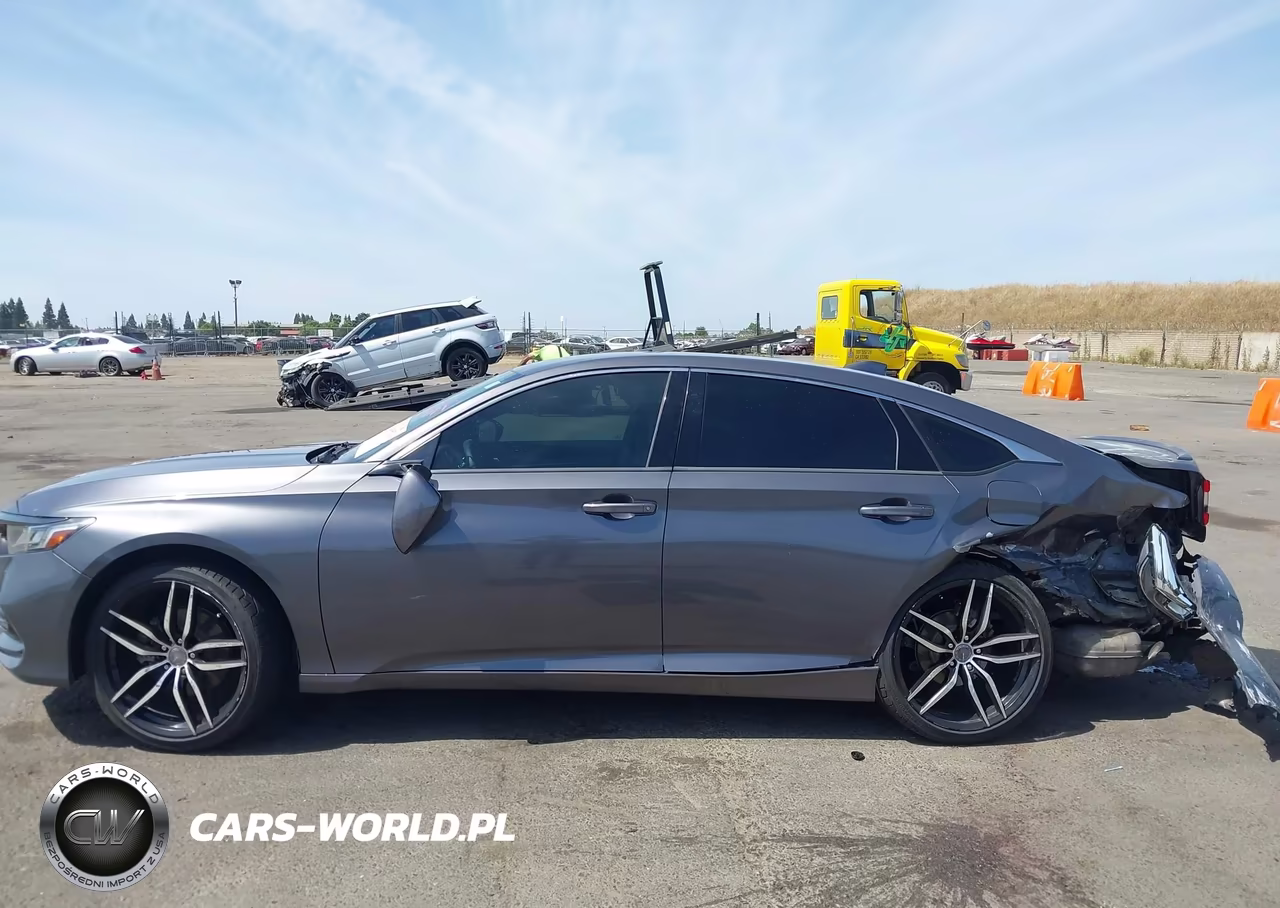 2018 Honda Accord Sport VIN:1HGCV1F33JA132494 - 15