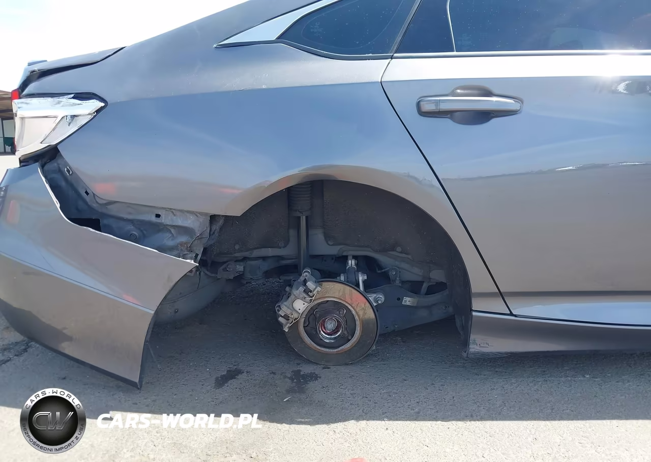 2018 Honda Accord Sport VIN:1HGCV1F33JA132494 - 6