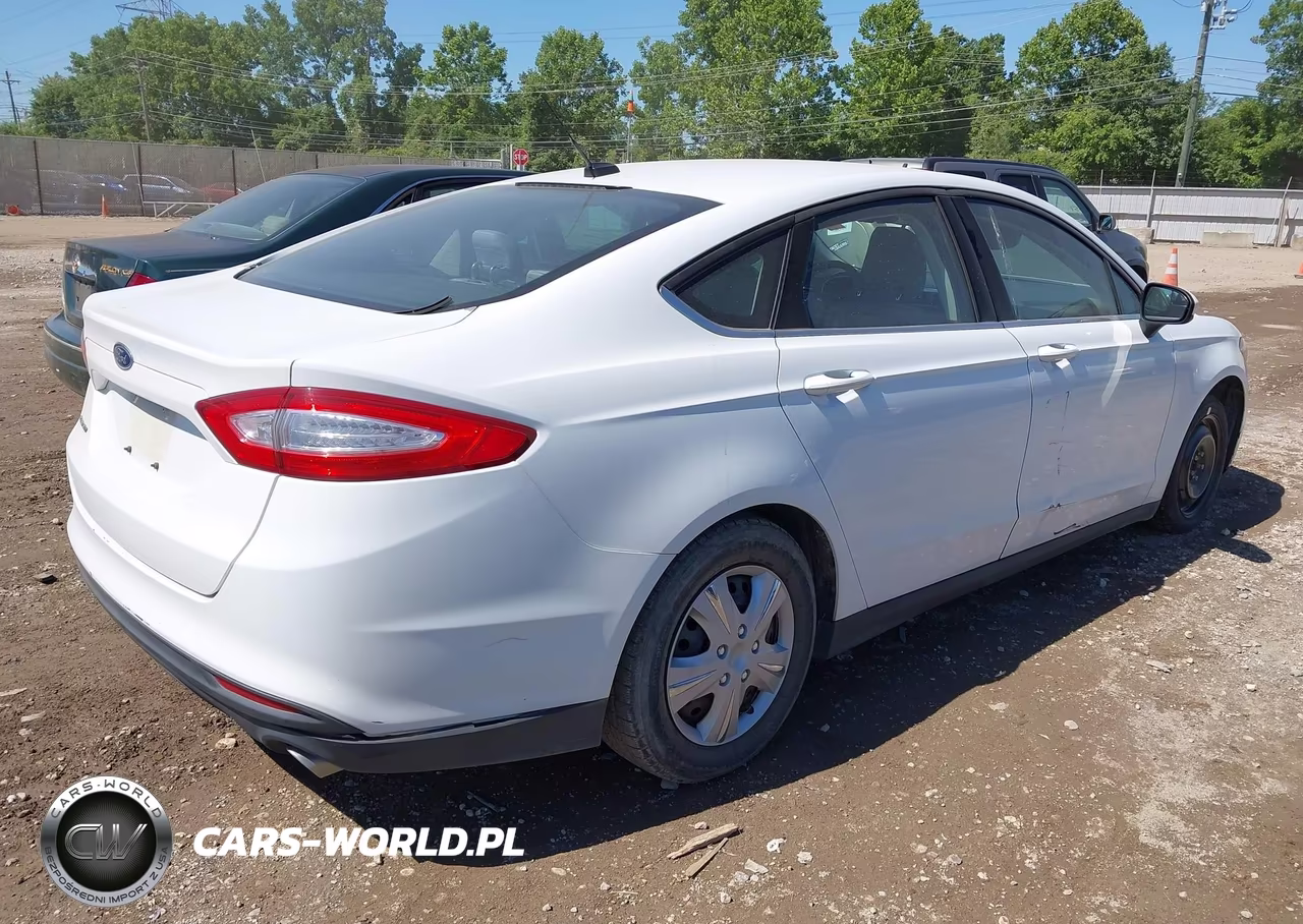 2014 Ford Fusion S VIN:1FA6P0G78E5376194 - 4