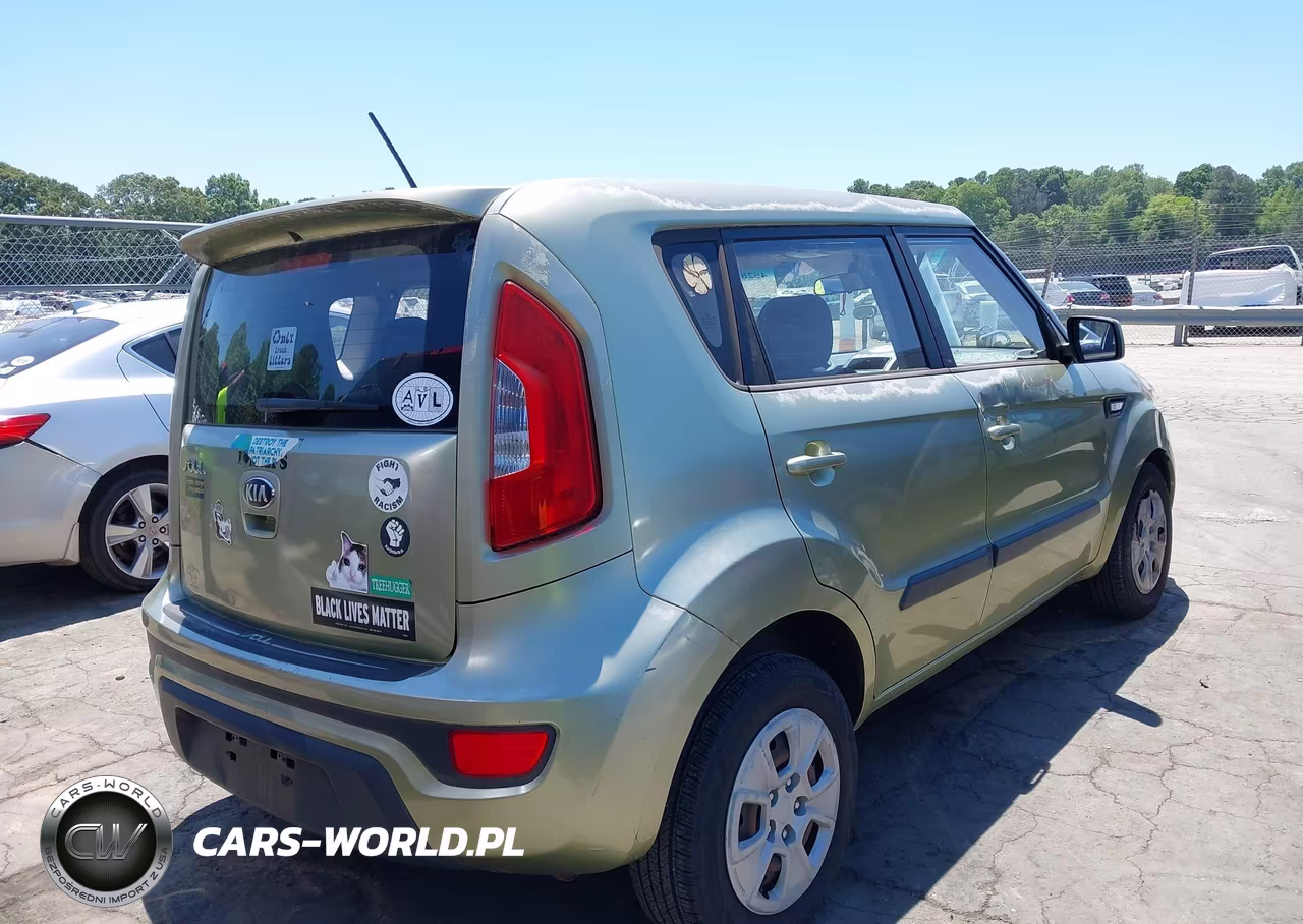 2013 Kia Soul VIN:KNDJT2A59D7498889 - 4