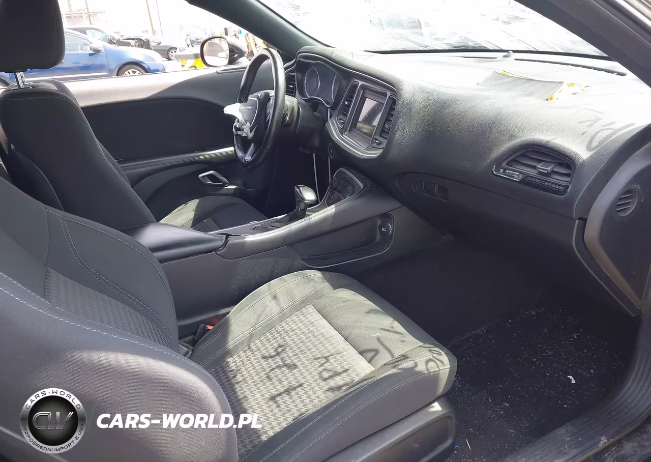 2019 Dodge Challenger Sxt VIN:2C3CDZAG6KH524404 - 5