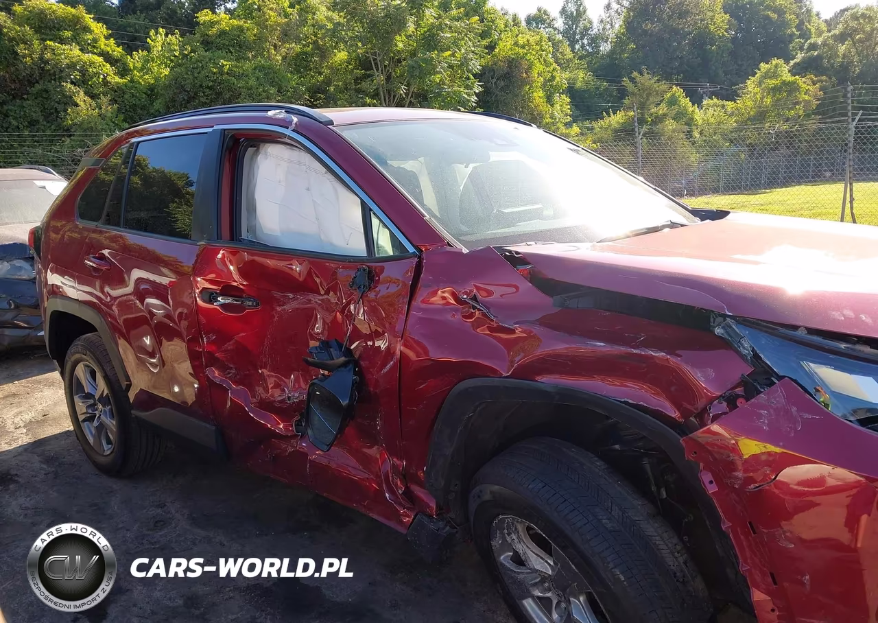 2025 Toyota Rav4 Xle VIN:2T3P1RFV9SW499270 - 13