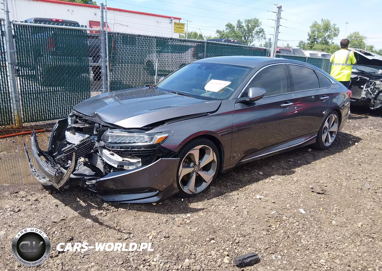 2018 Honda Accord Touring VIN:1HGCV1F97JA140621 - 2