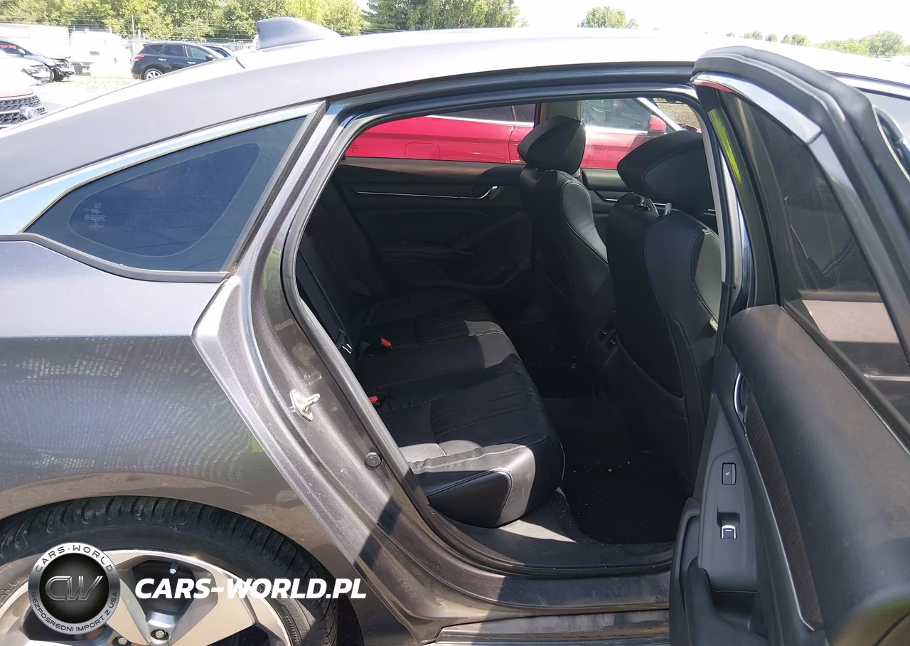 2018 Honda Accord Touring VIN:1HGCV1F97JA140621 - 8