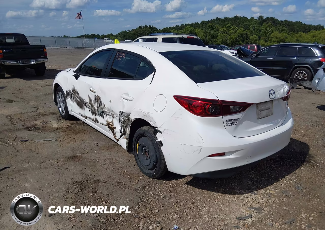2018 Mazda Mazda3 Sport VIN:3MZBN1U72JM219674 - 3