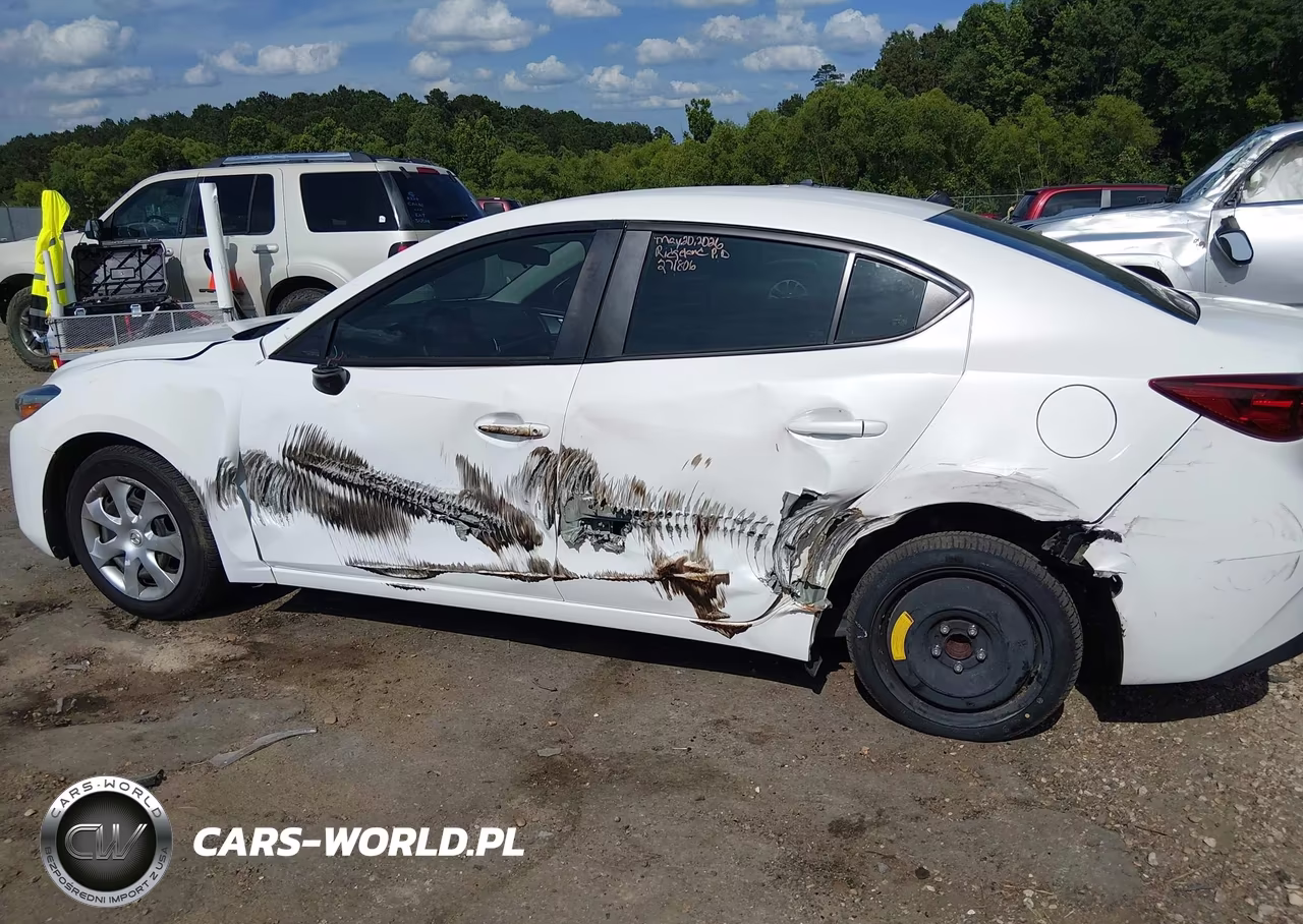 2018 Mazda Mazda3 Sport VIN:3MZBN1U72JM219674 - 6
