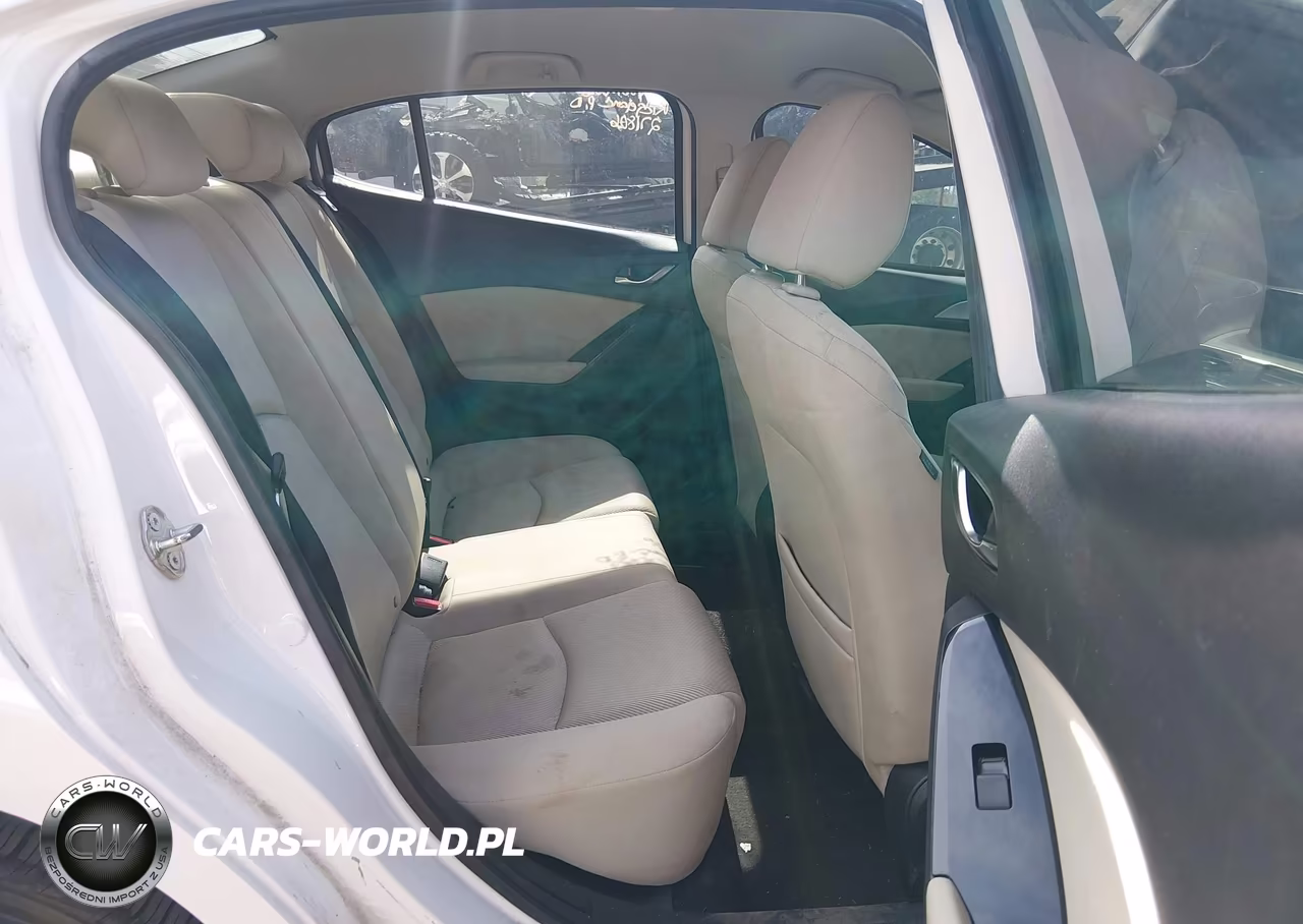 2018 Mazda Mazda3 Sport VIN:3MZBN1U72JM219674 - 8