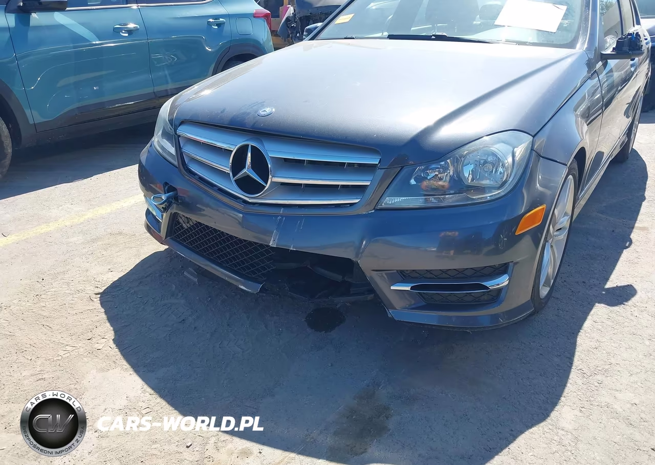 2013 Mercedes-Benz C 300 Sport 4Matic VIN:WDDGF8AB4DR288561 - 6