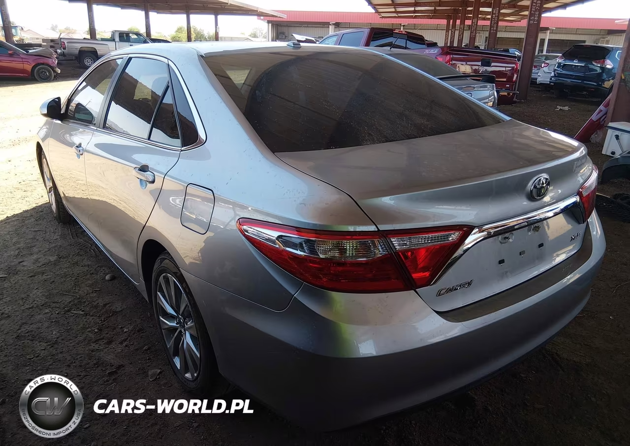 2015 Toyota Camry Xle VIN:4T4BF1FK7FR458191 - 3