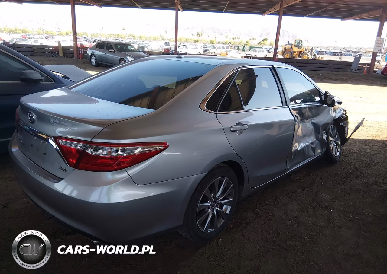2015 Toyota Camry Xle VIN:4T4BF1FK7FR458191 - 4