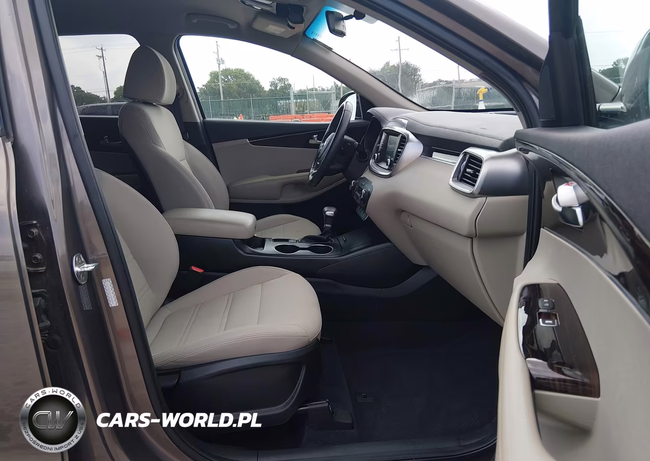 2020 Kia Sorento S V6 VIN:5XYPG4A54LG638360 - 5