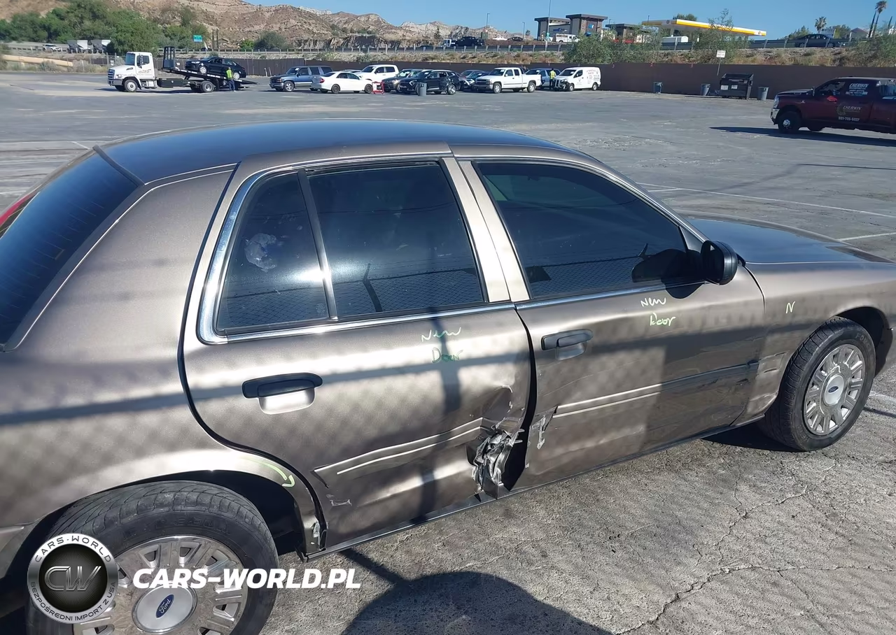 2005 Ford Crown Victoria Standard VIN:2FAFP73WX5X130557 - 17