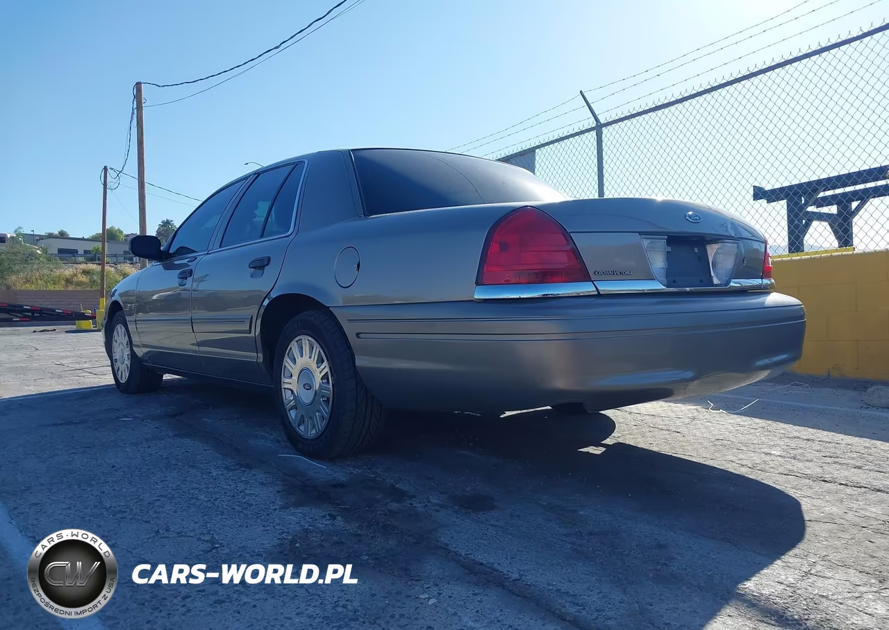 2005 Ford Crown Victoria Standard VIN:2FAFP73WX5X130557 - 3