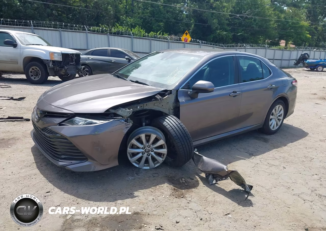 2020 Toyota Camry Le VIN:4T1C11AK1LU950781 - 2