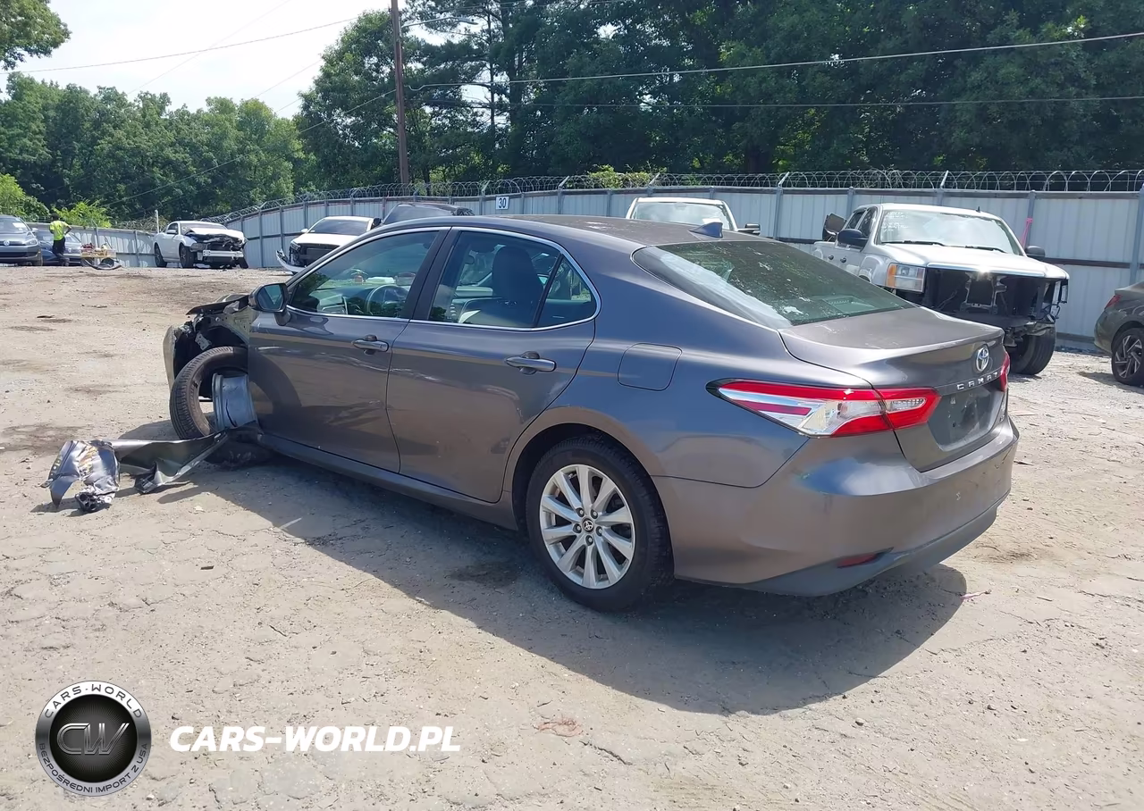 2020 Toyota Camry Le VIN:4T1C11AK1LU950781 - 3