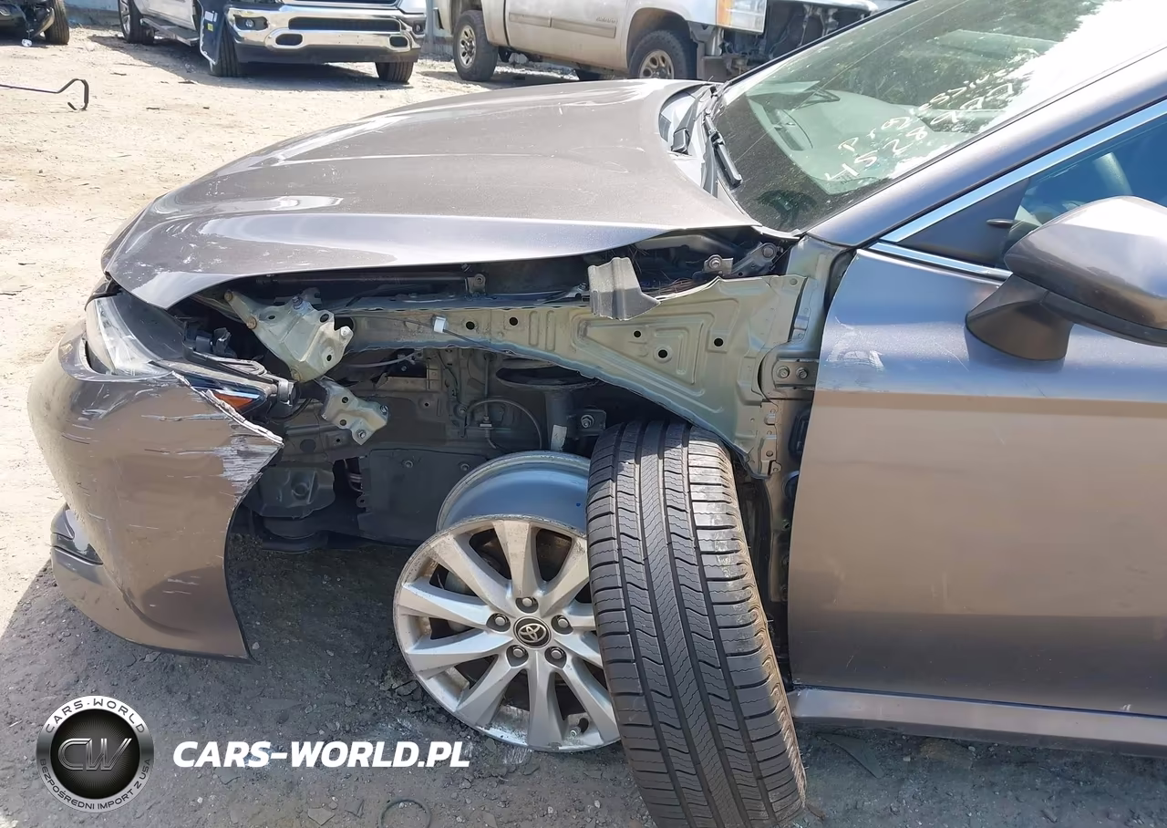 2020 Toyota Camry Le VIN:4T1C11AK1LU950781 - 6