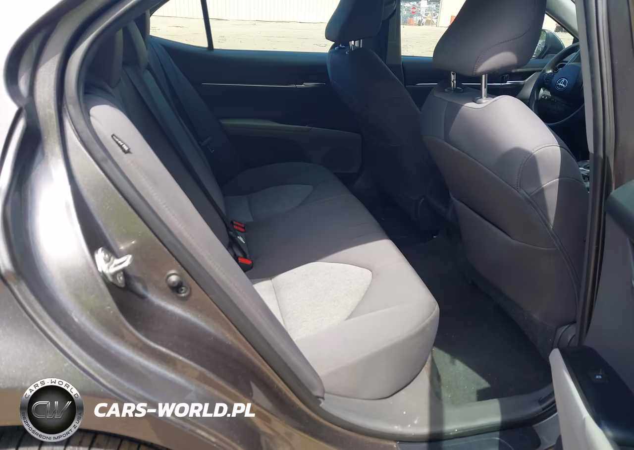 2020 Toyota Camry Le VIN:4T1C11AK1LU950781 - 8