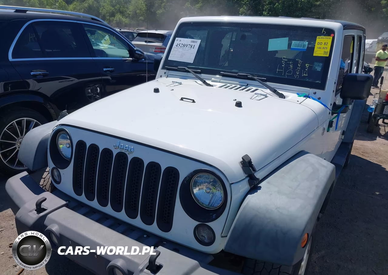 2015 Jeep Wrangler Unlimited Sport VIN:1C4BJWDG4FL541012 - 6