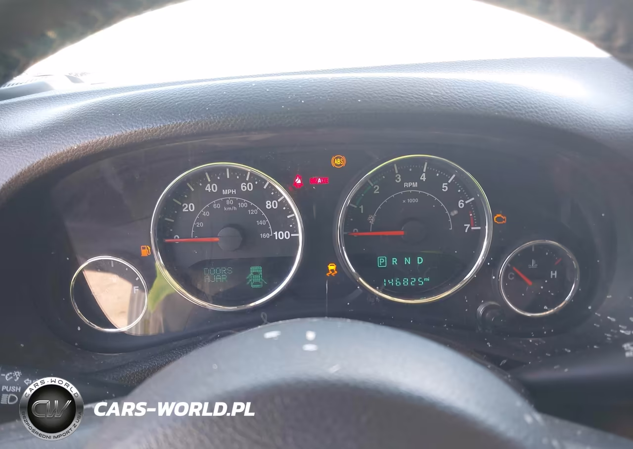 2015 Jeep Wrangler Unlimited Sport VIN:1C4BJWDG4FL541012 - 7