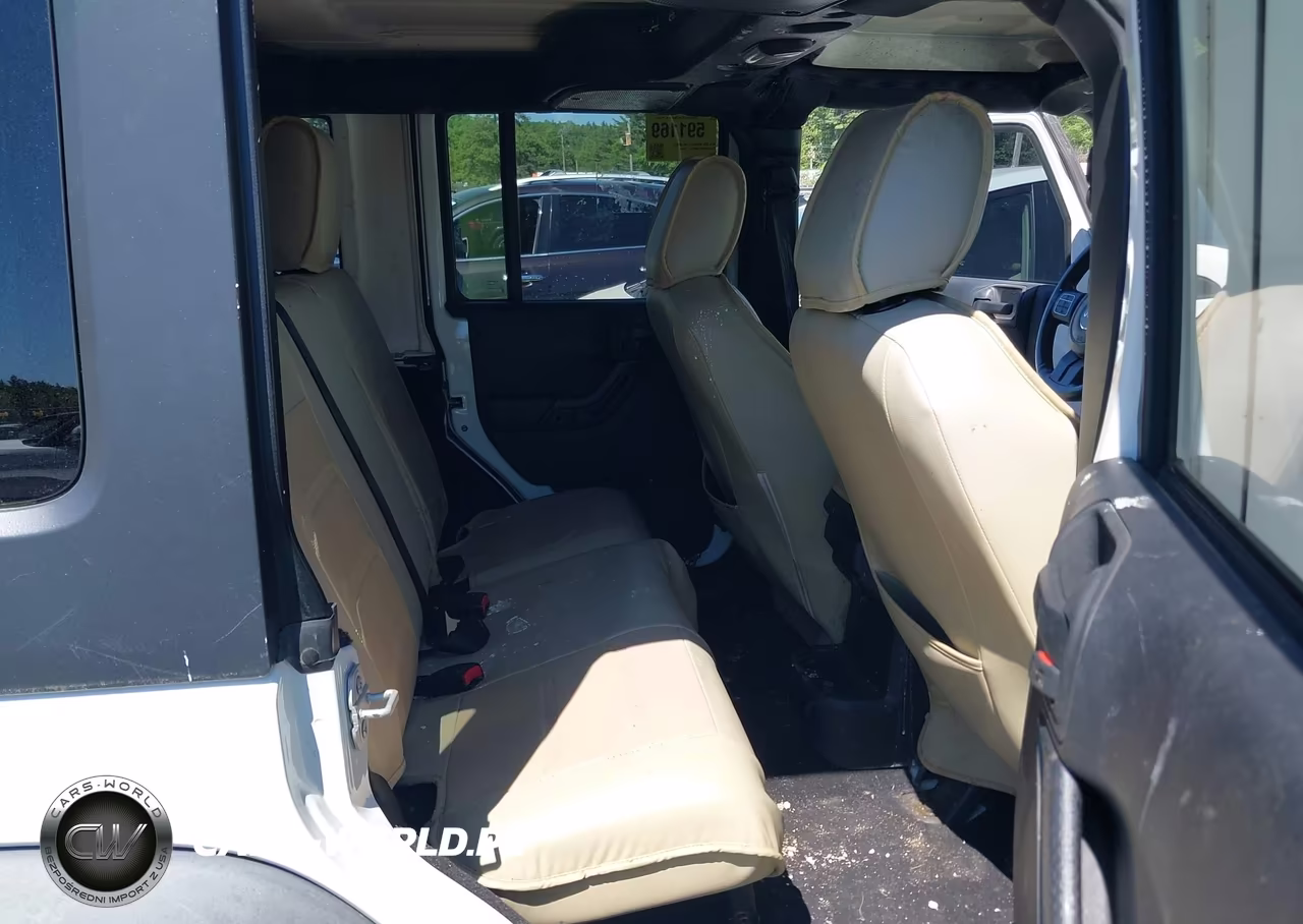 2015 Jeep Wrangler Unlimited Sport VIN:1C4BJWDG4FL541012 - 8