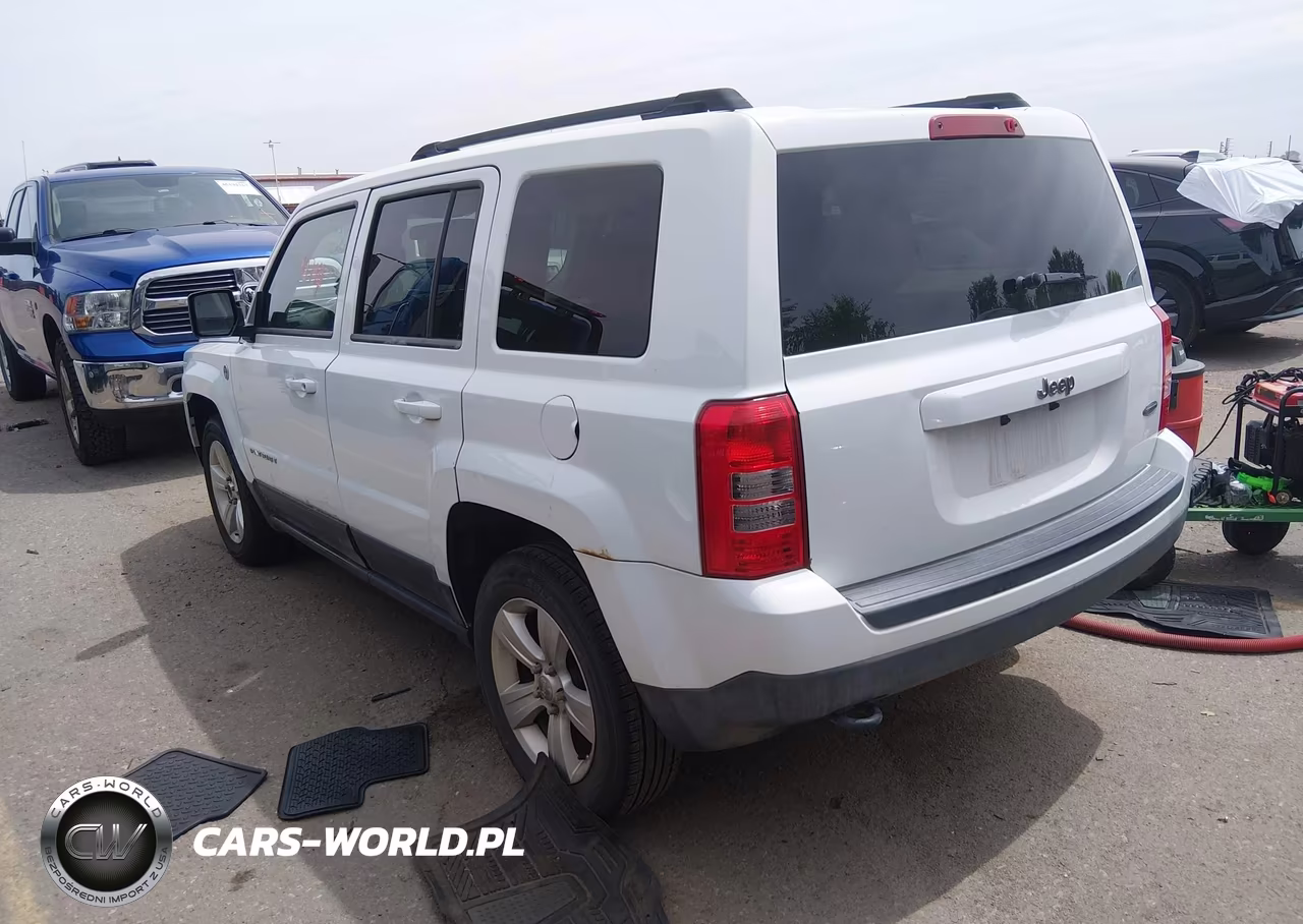 2011 Jeep Patriot Sport VIN:1J4NF1GB5BD124272 - 3