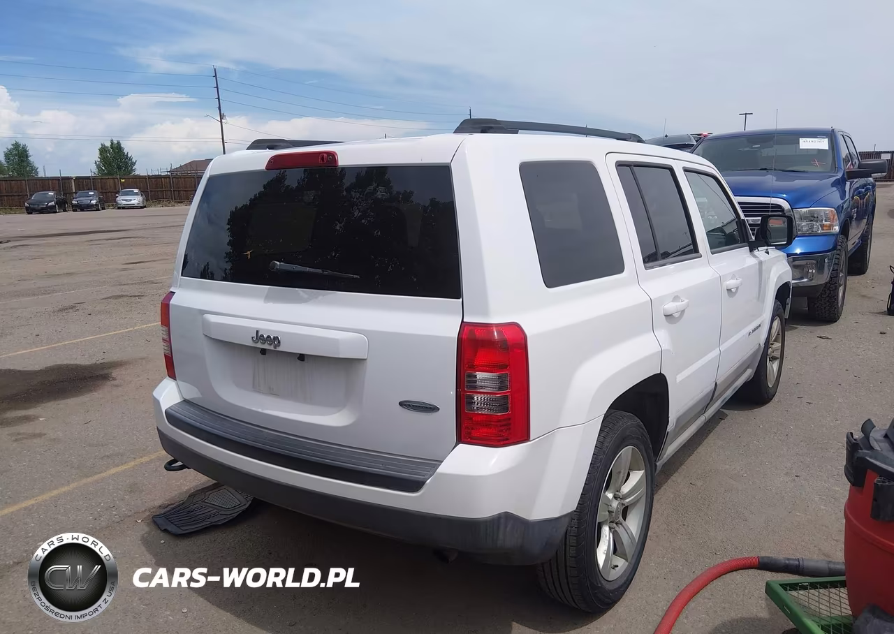 2011 Jeep Patriot Sport VIN:1J4NF1GB5BD124272 - 4