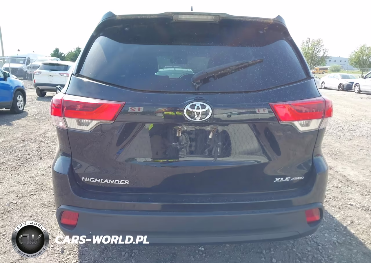 2018 Toyota Highlander Xle VIN:5TDJZRFH7JS835569 - 16