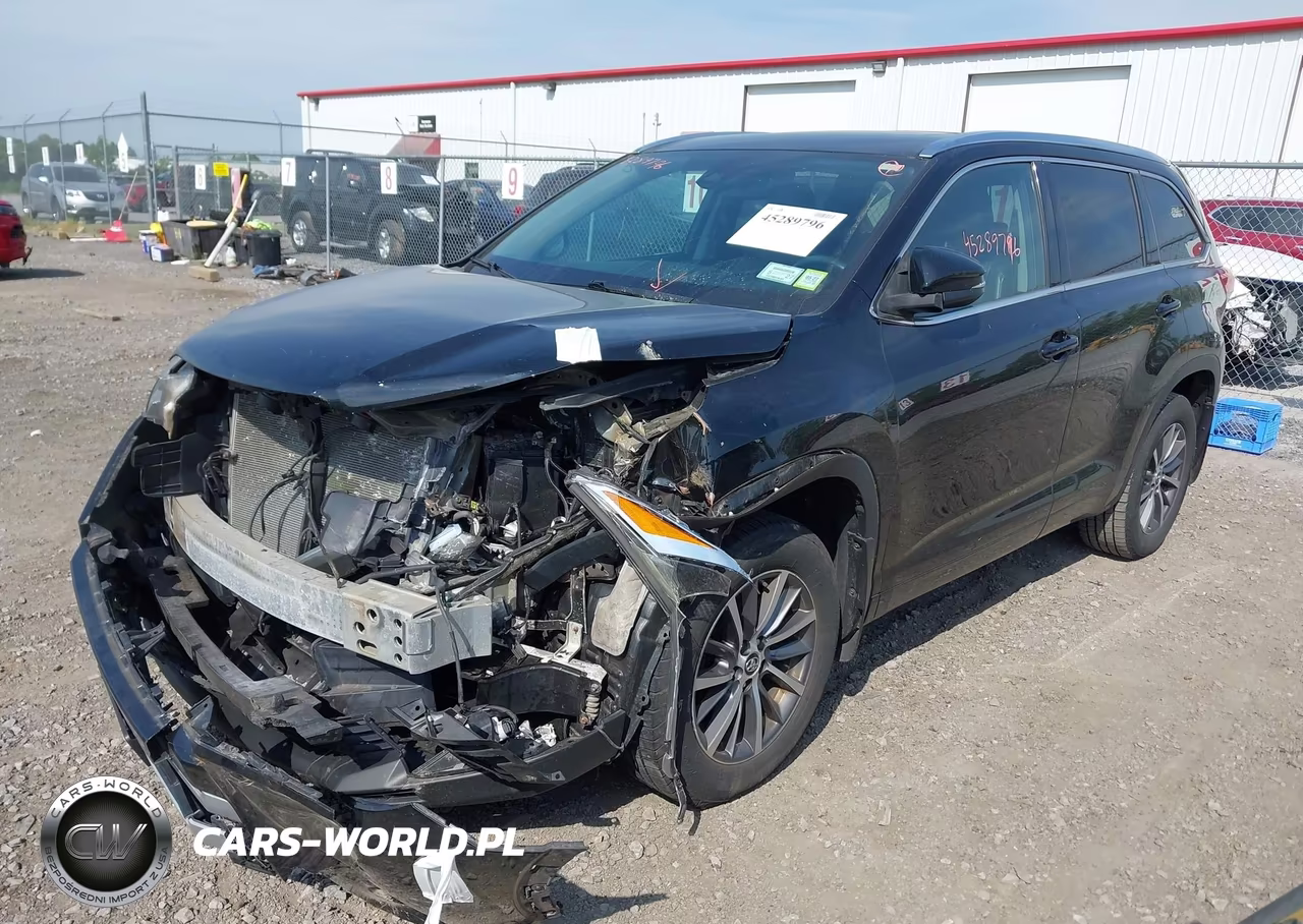 2018 Toyota Highlander Xle VIN:5TDJZRFH7JS835569 - 2