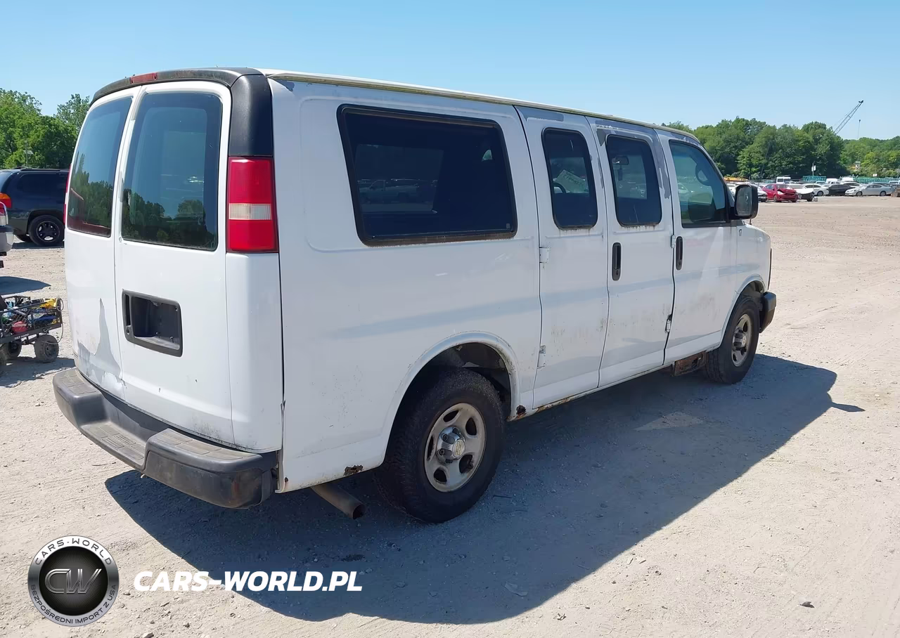 2007 Chevrolet Express Work Van VIN:1GCFG15X371174666 - 4