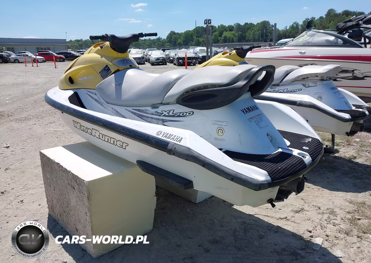 2004 Yamaha Waverunner Xl700 VIN:YAMA3103I304 - 3
