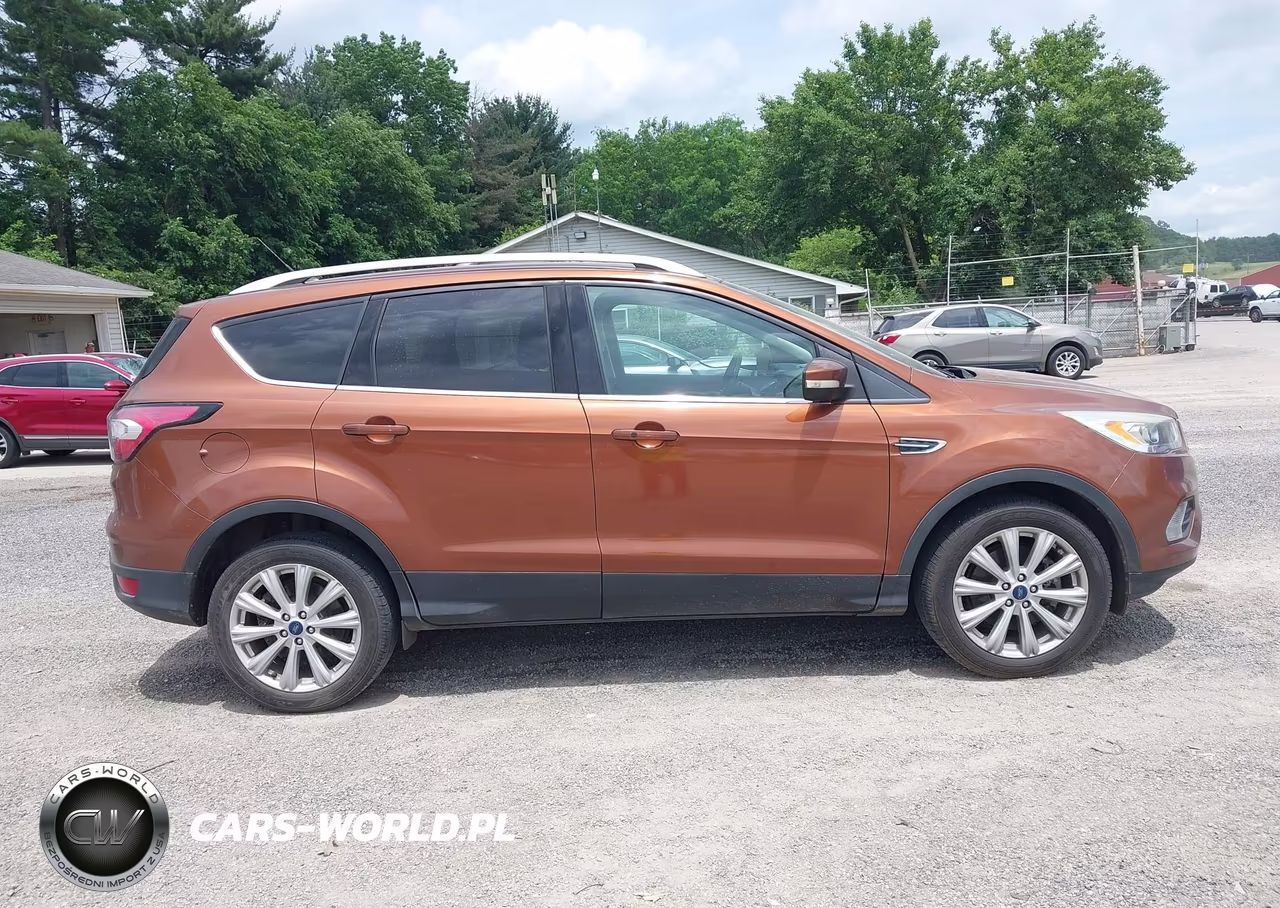 2017 Ford Escape Titanium VIN:1FMCU9JD5HUE32252 - 13