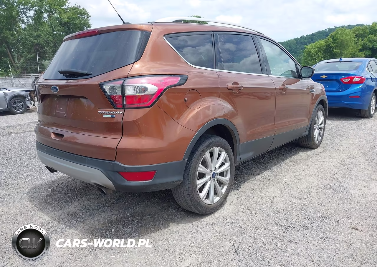 2017 Ford Escape Titanium VIN:1FMCU9JD5HUE32252 - 4